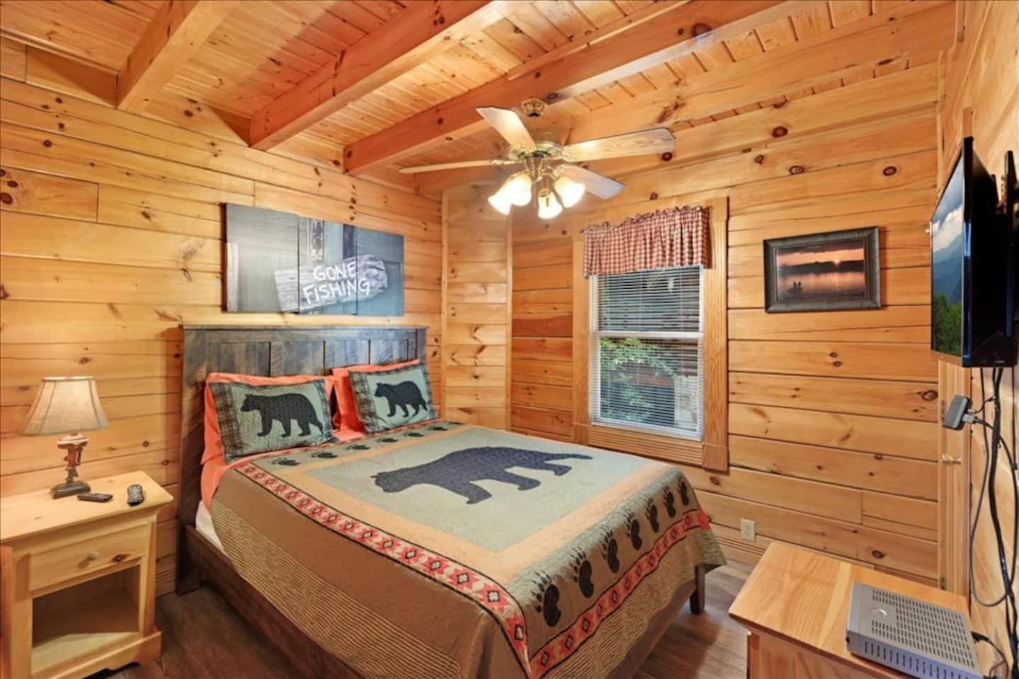 5Br Smoky Cabin Hot Tub, Games, 1 Mi To Parkway Pigeon Forge Exterior foto