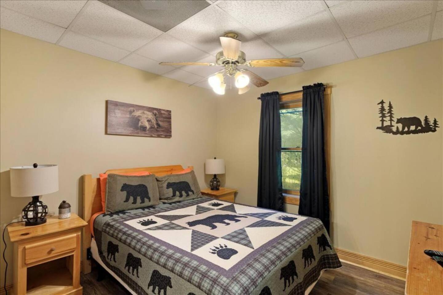 5Br Smoky Cabin Hot Tub, Games, 1 Mi To Parkway Pigeon Forge Exterior foto