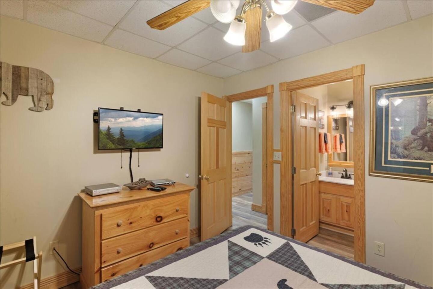 5Br Smoky Cabin Hot Tub, Games, 1 Mi To Parkway Pigeon Forge Exterior foto