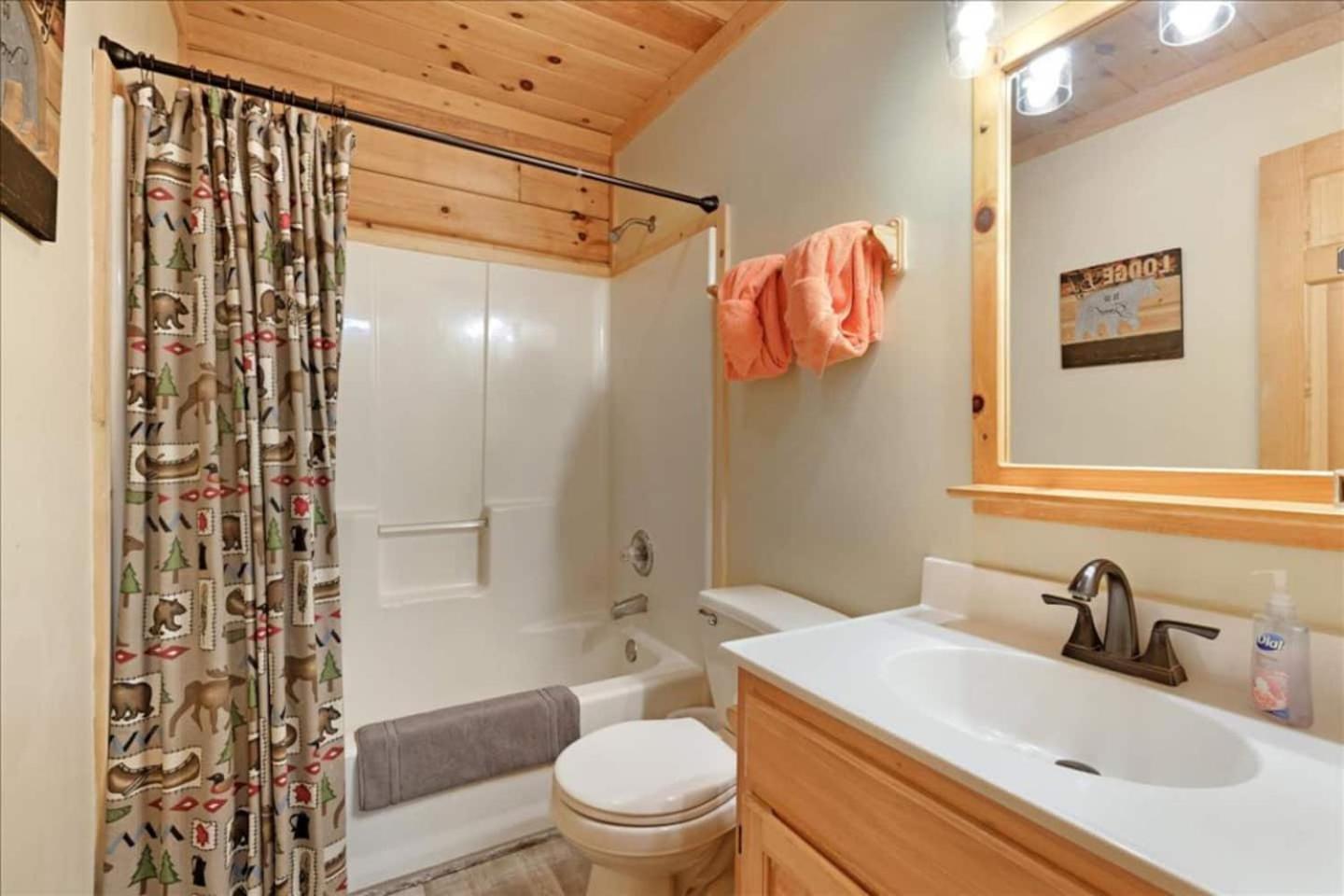 5Br Smoky Cabin Hot Tub, Games, 1 Mi To Parkway Pigeon Forge Exterior foto