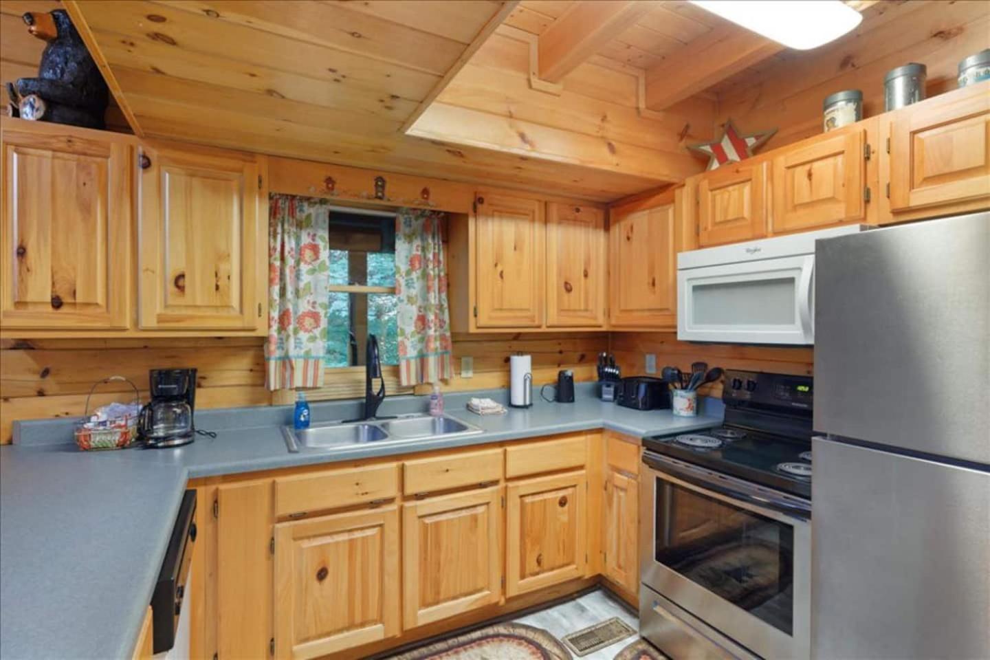 5Br Smoky Cabin Hot Tub, Games, 1 Mi To Parkway Pigeon Forge Exterior foto