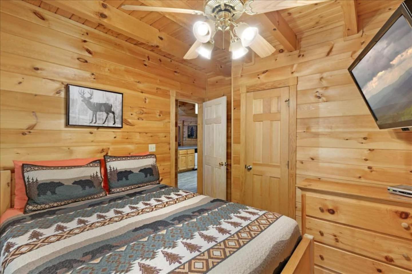 5Br Smoky Cabin Hot Tub, Games, 1 Mi To Parkway Pigeon Forge Exterior foto